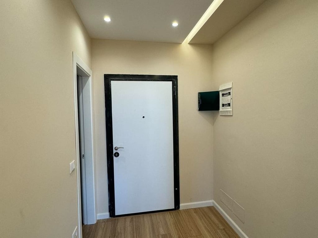 Vendesi Appartamento 2+1+1 Balcone