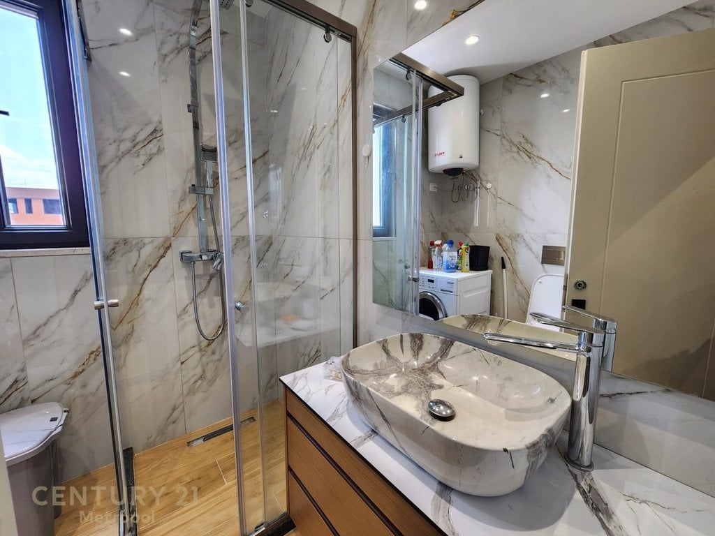 Affittasi 2+1 presso la Facoltà di Economia.