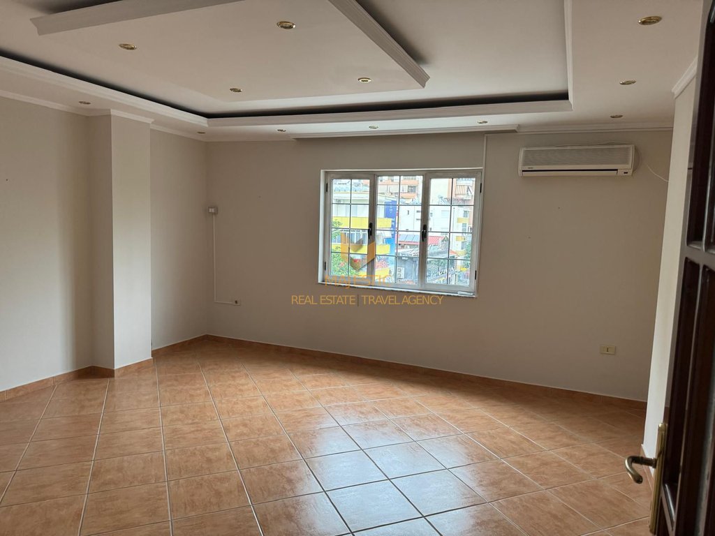 4+1+2 OFFICE FOR RENT AT WILLSON SQUARE
