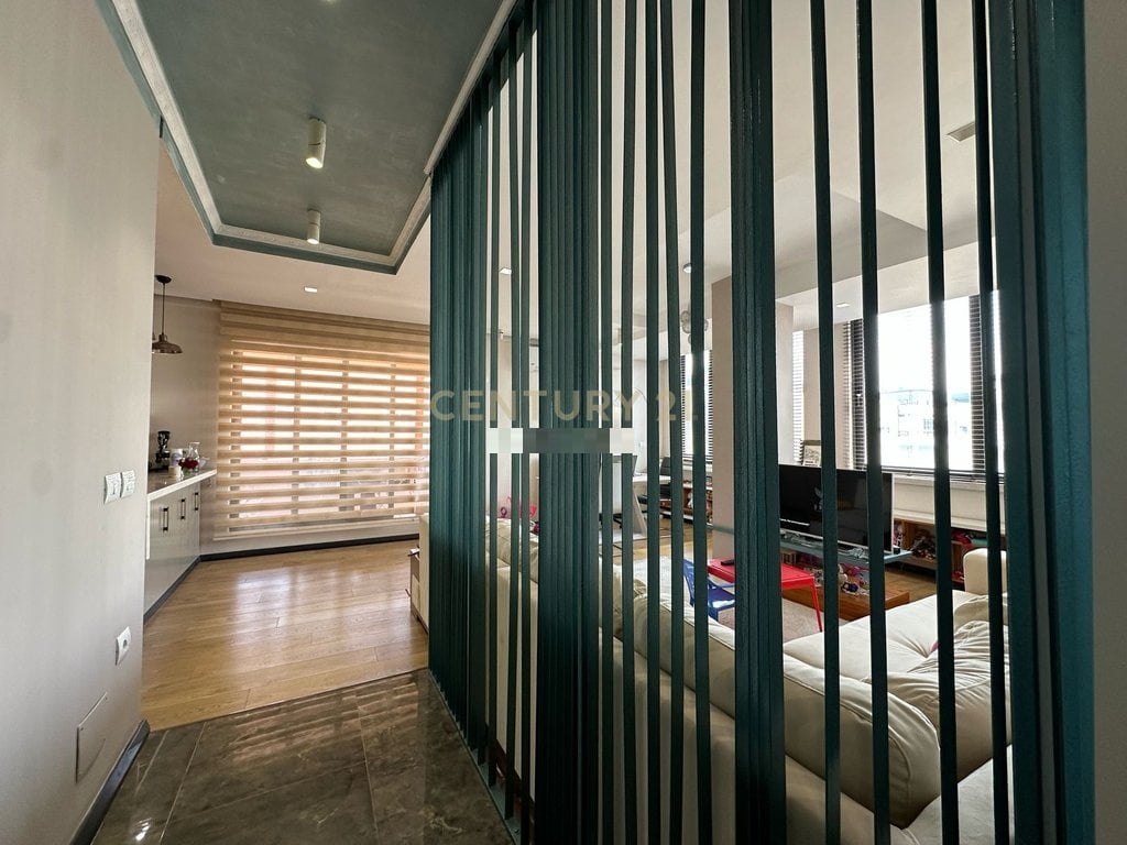 APARTAMENT 1+1+VERANDE PER QIRA NE ASTIR! 450 € /Muaj