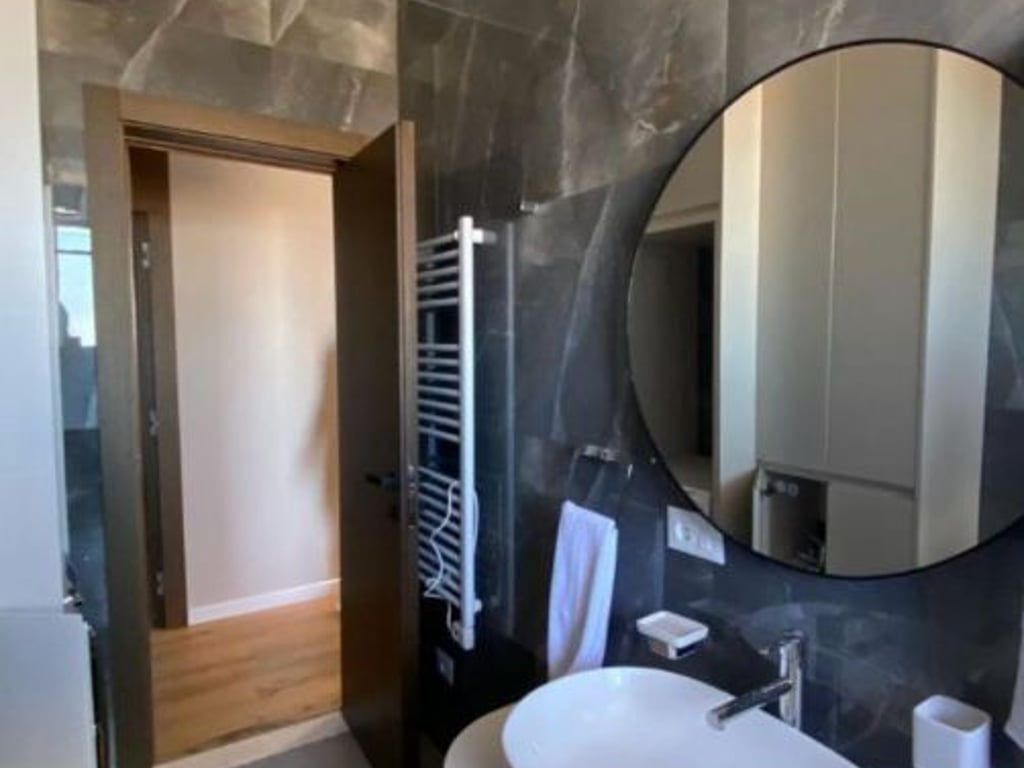 Jepet me qera apartament 2+1 ne Kamez