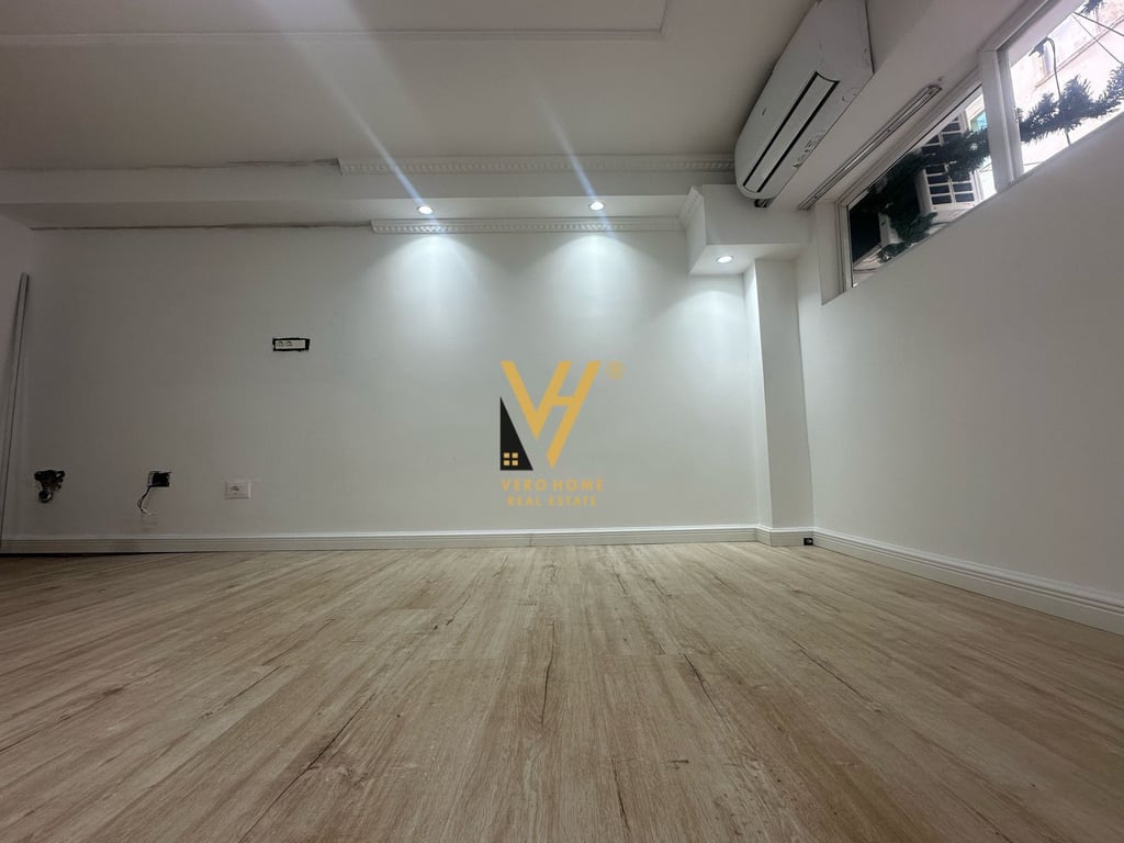 JEPET AMBIENT 40M2 ME QERA NE BLLOK 900 EURO