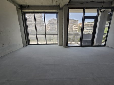 Ambient Biznesi Open Space me Qira ne Rezidencen Lake View!