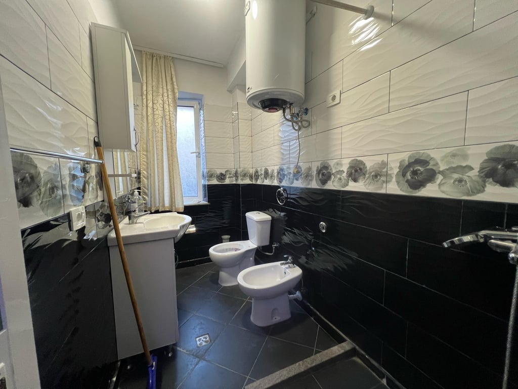 FOR SALE 1+1 APARTMENT UNITED SCHOOL