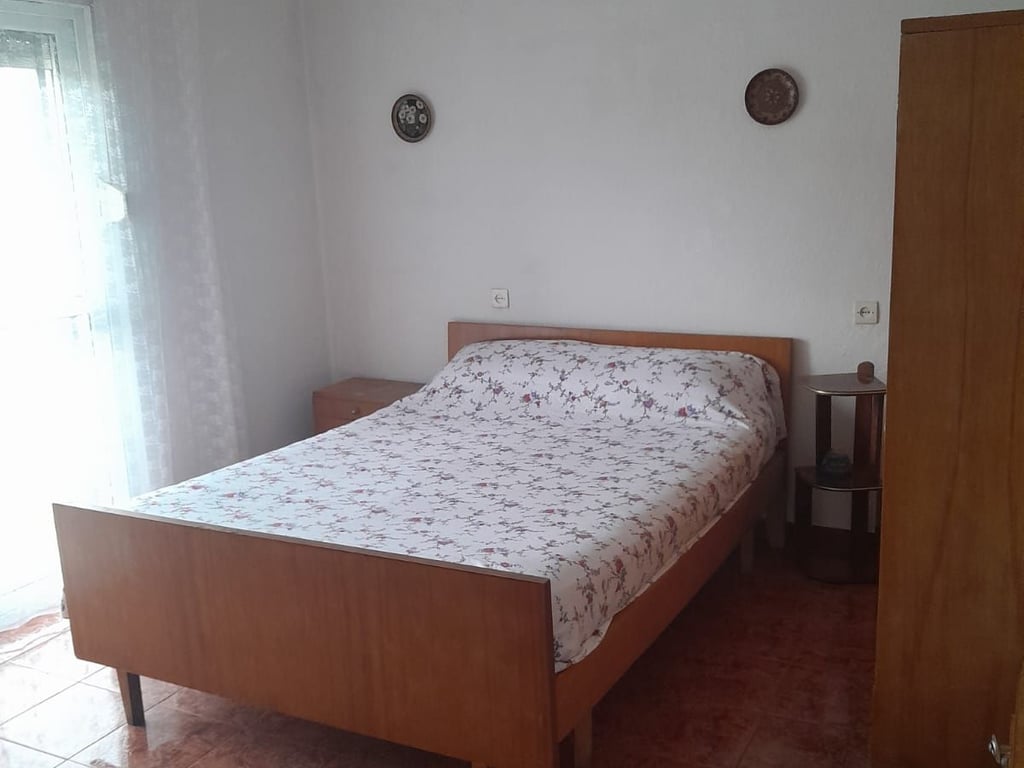 Apartment 2+1 for rent, Allias Njazi Meka street 300,000 lek.
