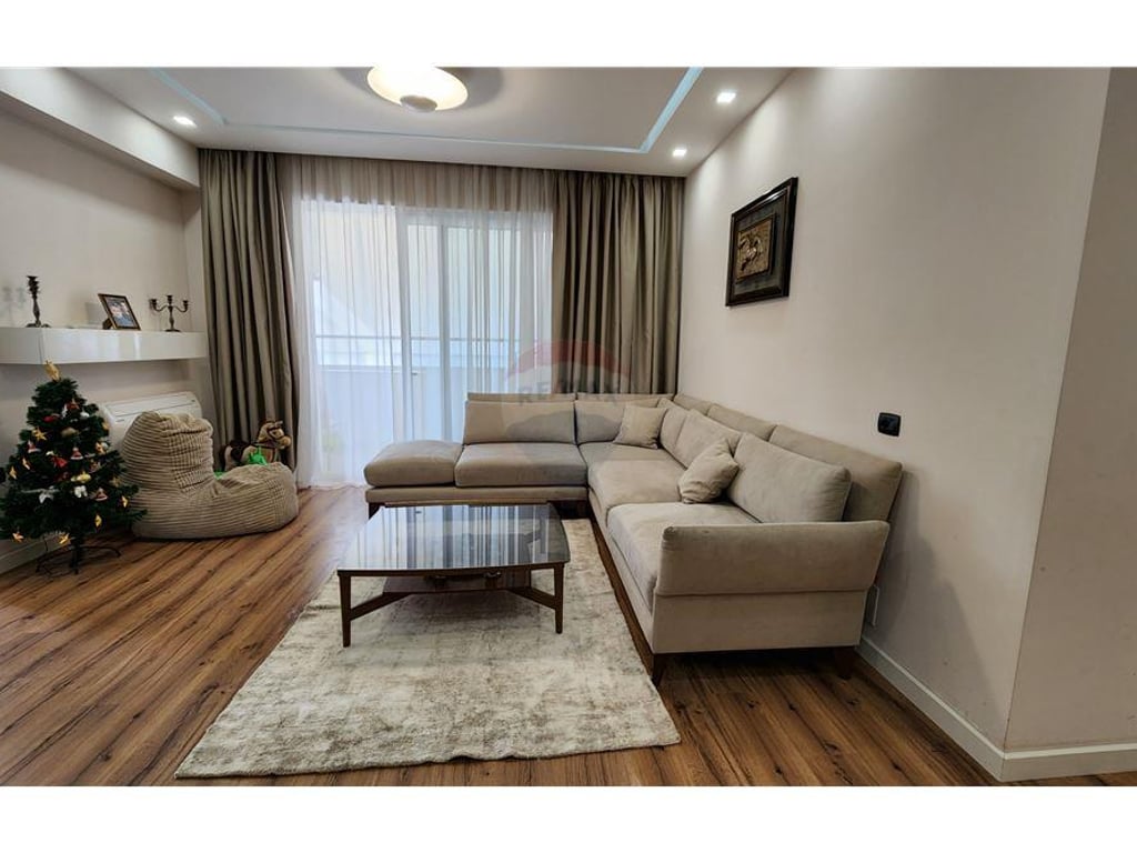 Affittasi appartamento 2+1 in Via Kavajë.