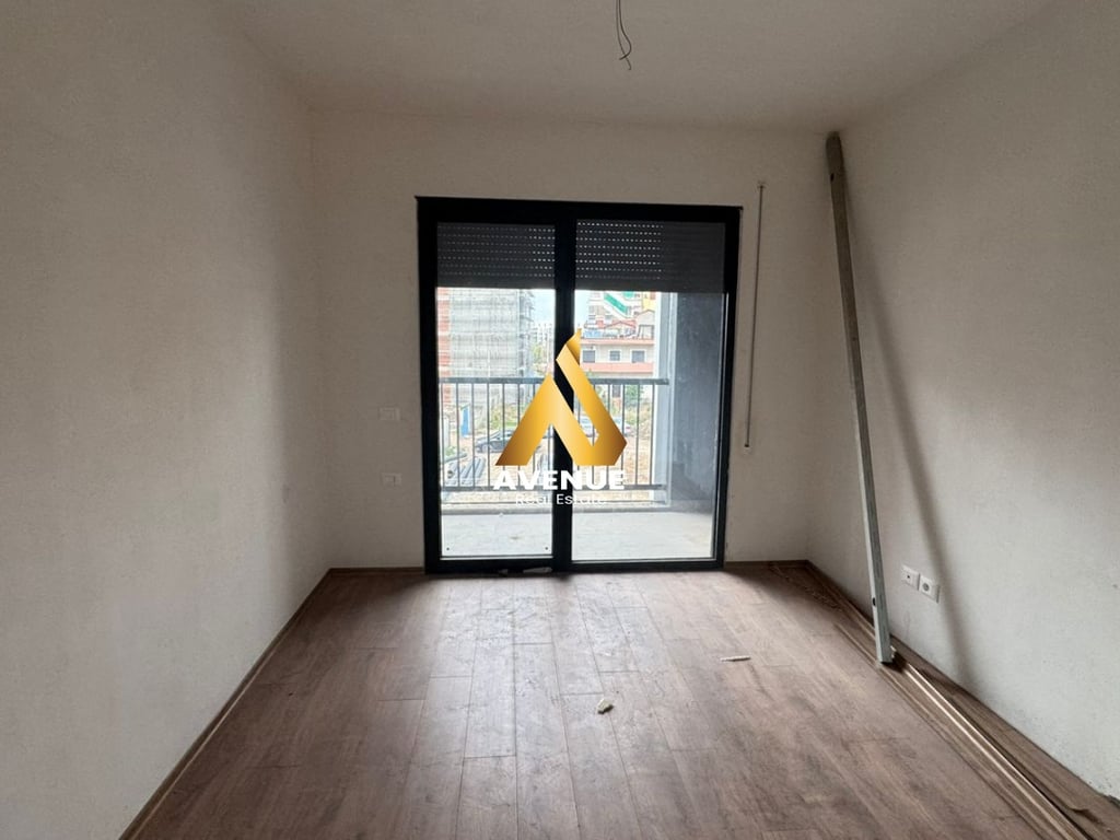 2+1+2 APARTMENT FOR SALE ON BULEVARD I RI, TRAIN STATION, TIRANA