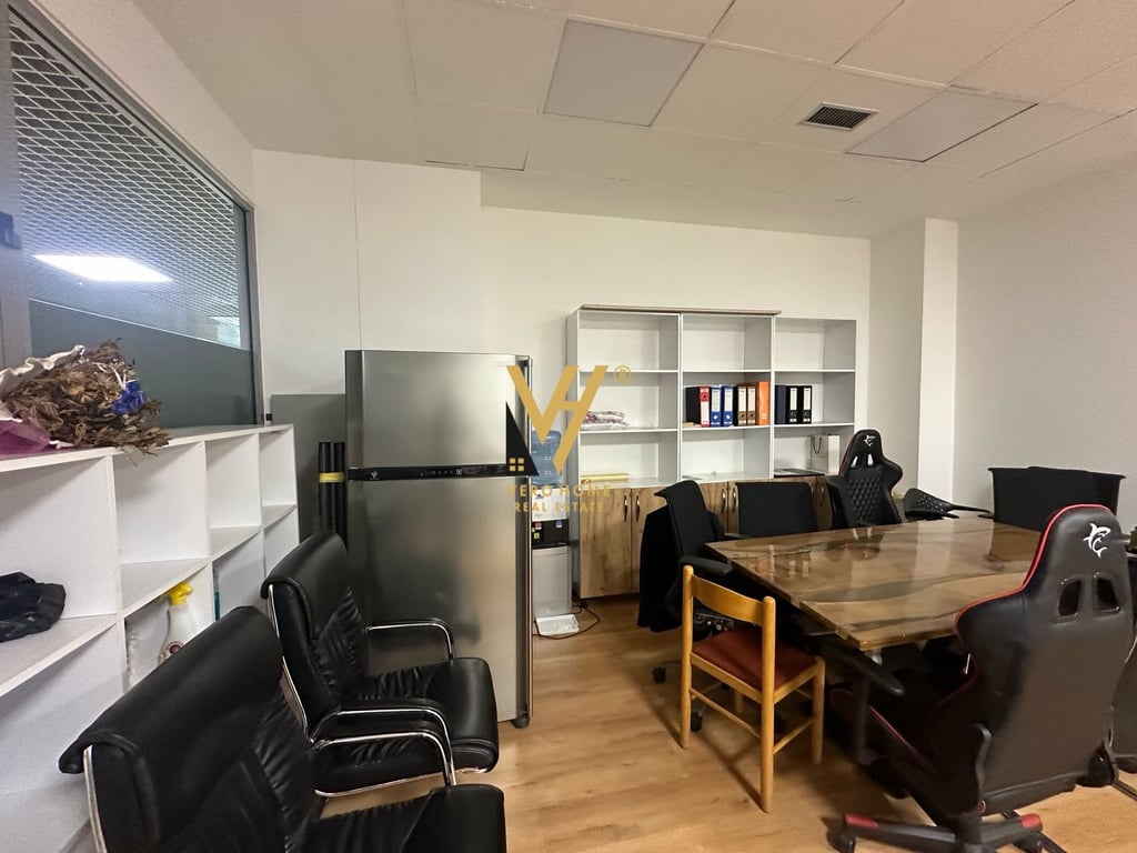 BUSINESS SPACE OF 56M2 FOR RENT NEAR DELIJORGJI 500 EURO