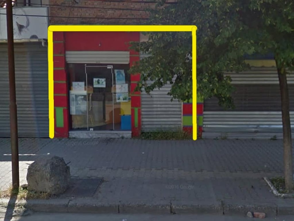 ⚜️Vendesi negozio vicino al lungomare di Kavaljon (ex negozi di biancheria, vicino all'incrocio della strada Skuraj)⚜️