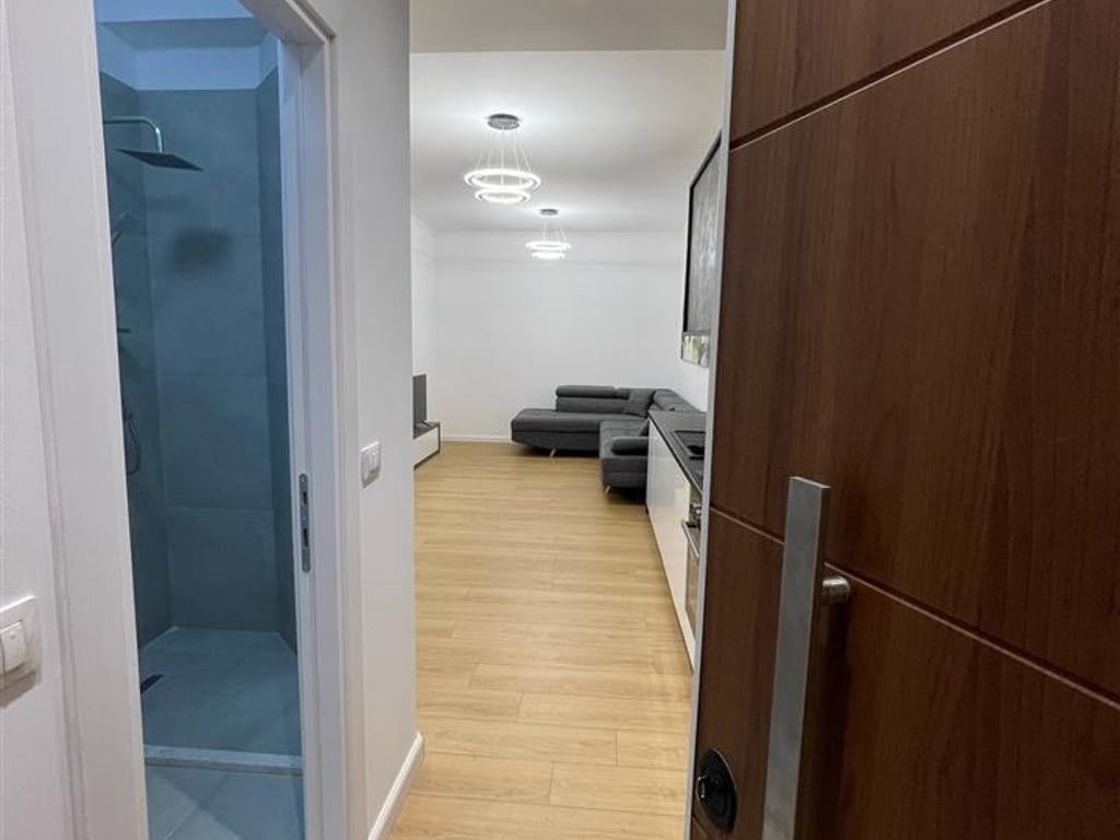 Vendesi appartamento 2+1 in Via Dritan Hoxha.