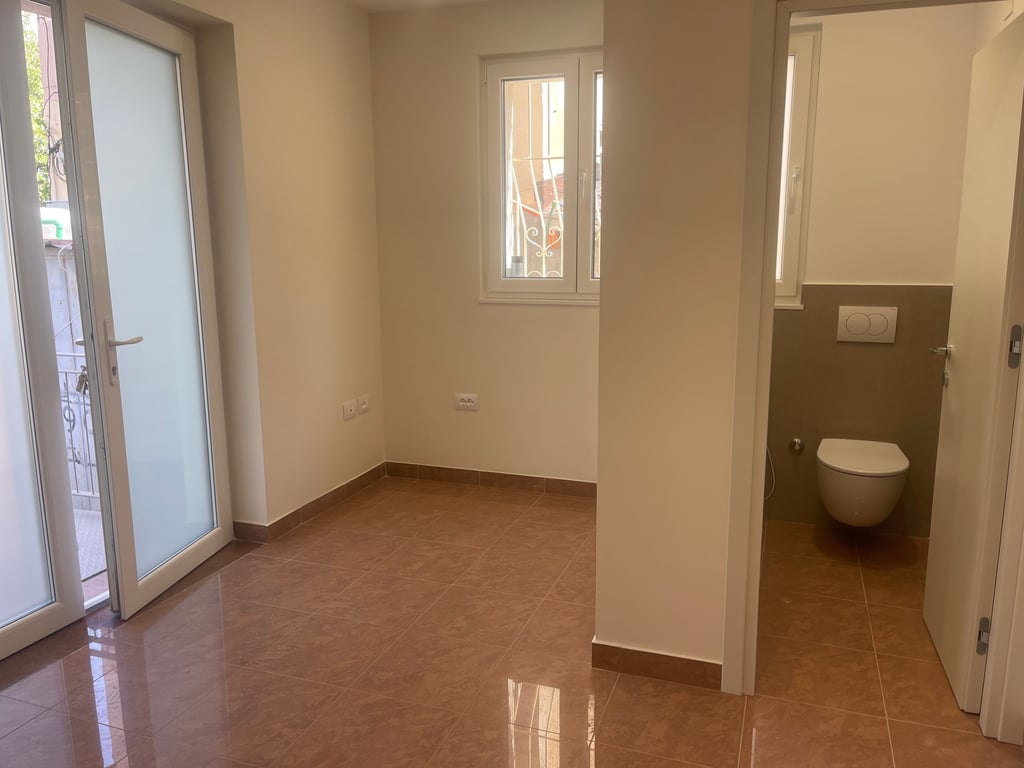 Zyre me qira tek Pazari i Ri prane Qendres Linkoln!