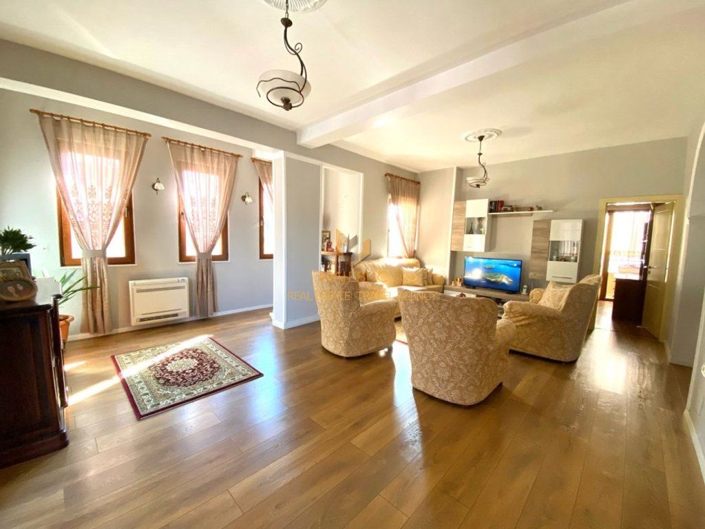 Apartment 2+1 for sale in Vasil Shanto block.