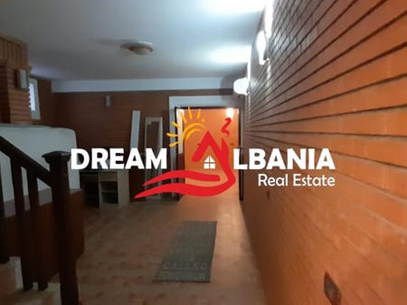 Vile me qera tek Komuna e Parisit (ID 4251285)