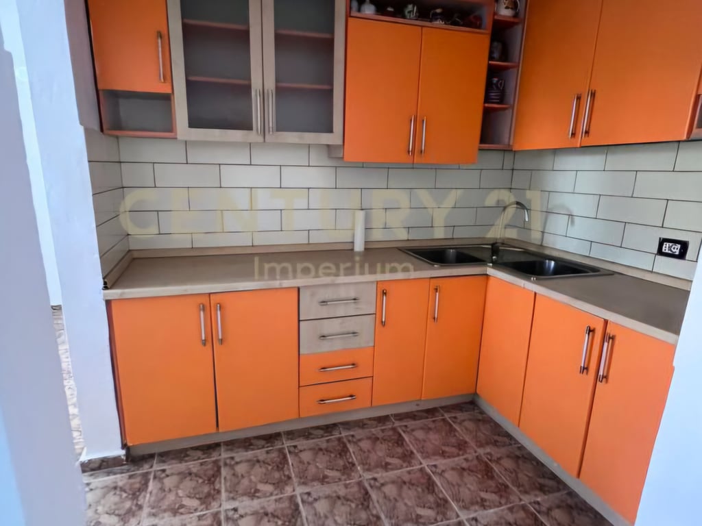 SHITET APARTAMENT 1+1 – KOMBINAT, TIRANË