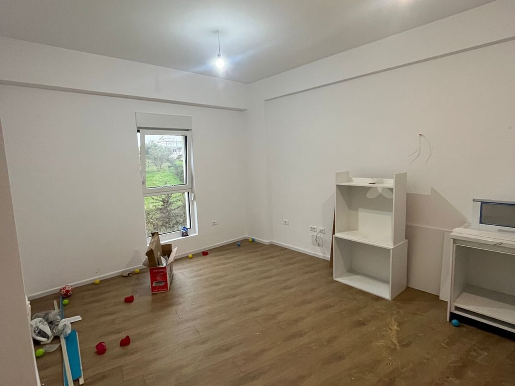 A 2+1 apartment is for rent in Ali Demi, Kaimi Residence.