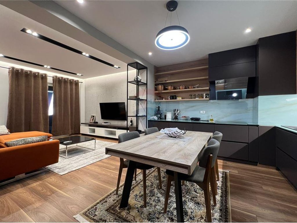 Affittasi appartamento 2+1+2 in Via Kavajë.