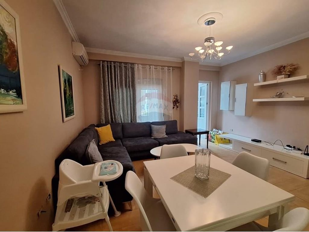 APARTAMENT 2+1 PER QIRA JORDAN MISJA  600 €