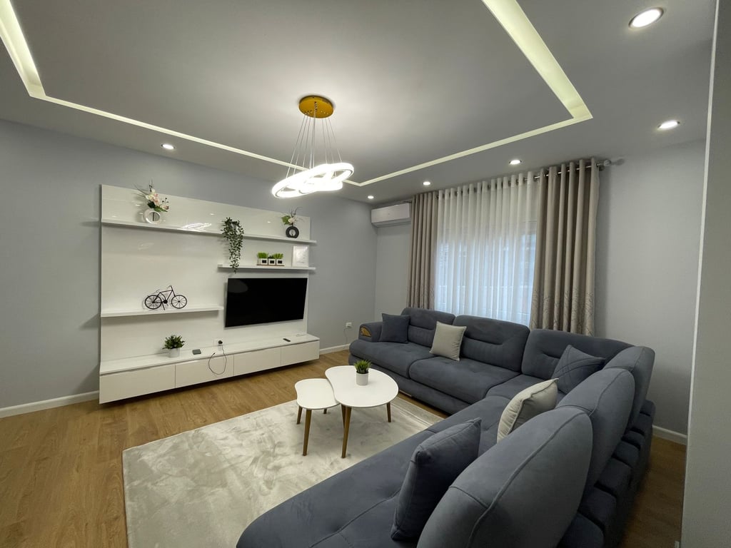 Super Apartament 2+1 me qira tek Zogu i Zi!