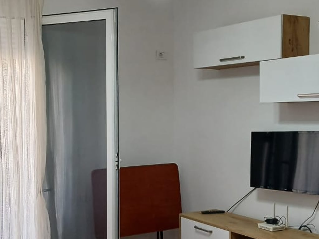 1+1 per qira afer 21 Dhjetorit, Kompleksi Star