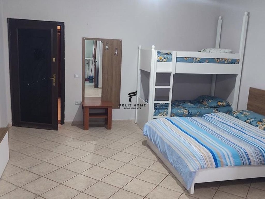 VENDESI GARSONIERA 50 M2 A VLORE 98.000 EURO