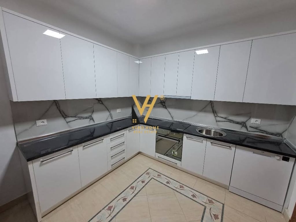 AFFITTASI APPARTAMENTO 2+1+BLK IN CENTRO A 1.300 EURO