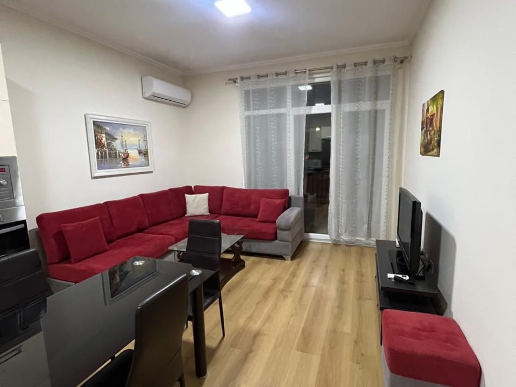 apartament 2+1 me qira Ish Fusha Aviacioni 600 euro