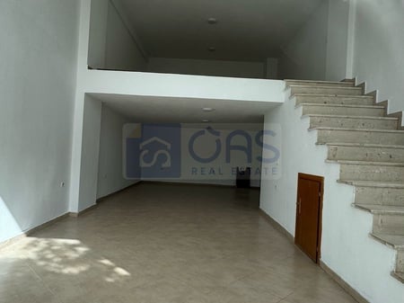 Business space for rent in the Spak area (Prison 313) 700 euros.