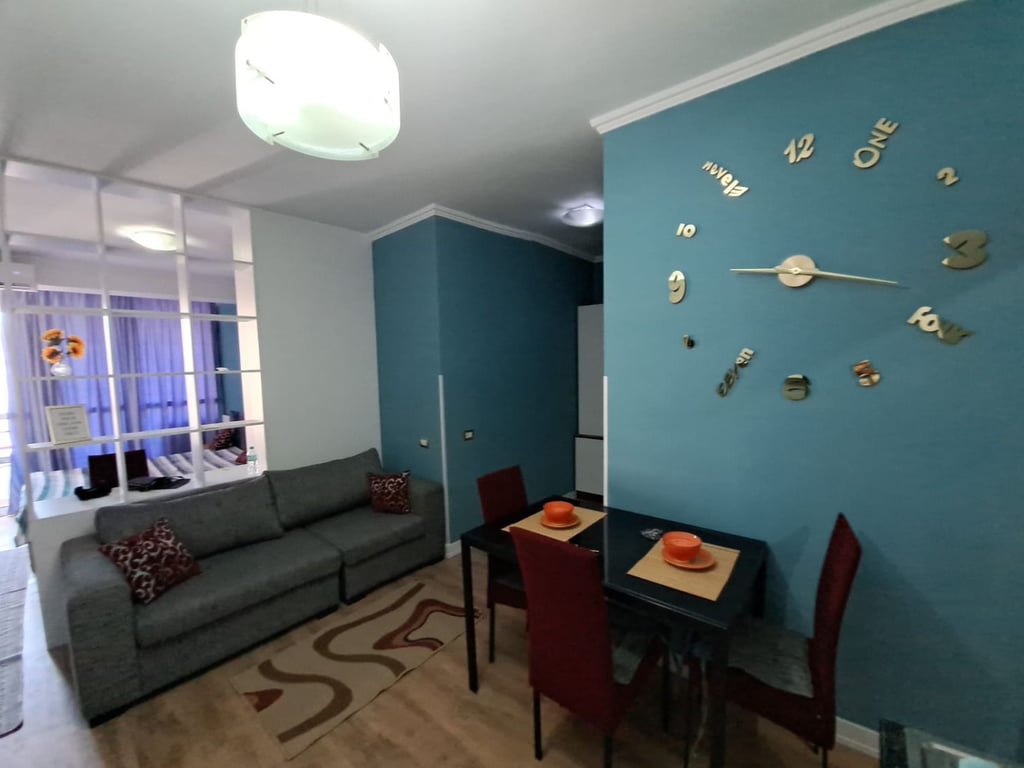 Garsionere per qira ne Astir prane Bohem bar 