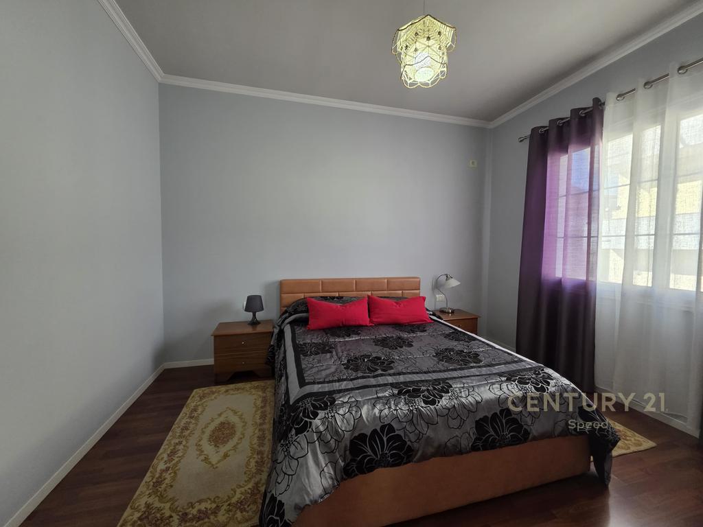 SHESIM VILE TRE KATESHE PRANE KODRES SE PRIFTIT !!