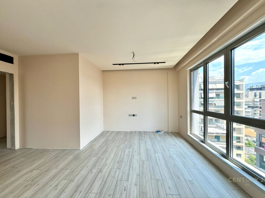 Ambient për Zyra me Qira - Rruga e Kavajes, Tirana