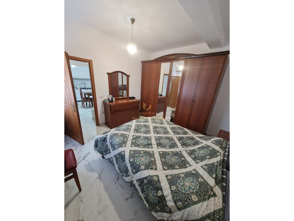 2+1 apartment with parking available in Kinostudio.