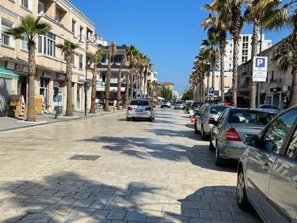 🔥Super dyqan ne qender,perballe bashkise Kavaje,20 m nga sheshi kryesor.