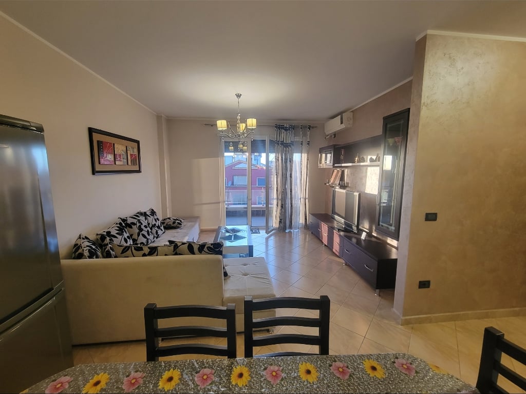 📍Xhamllik Affittasi Super Appartamento 2+1+2