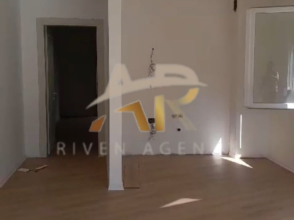 Jepet me qera apartament 2+1 Kopshti Botanik