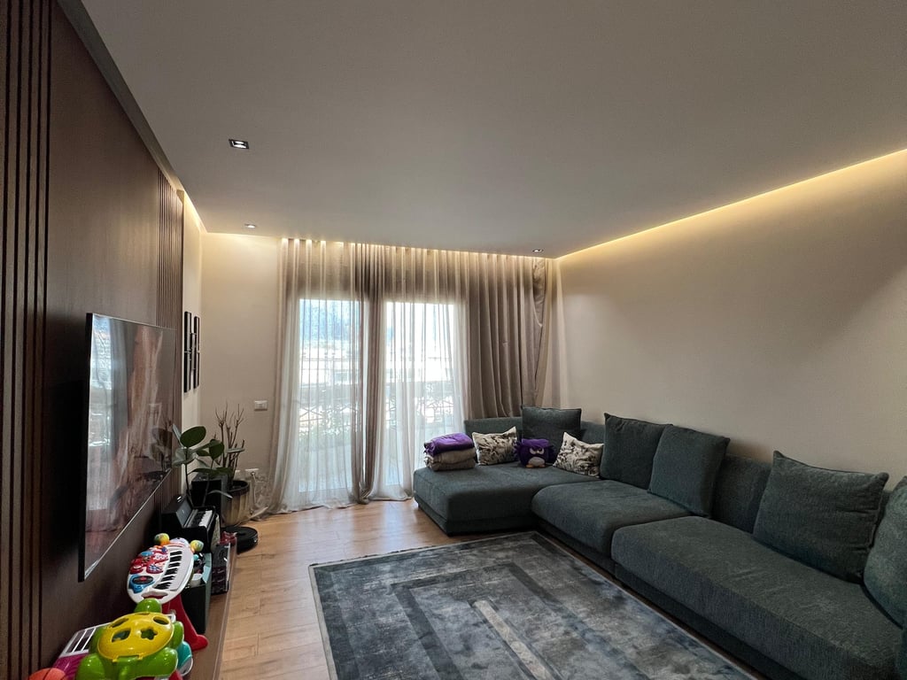 For sale: 2+1 Apartment in Kodra e Diellit – Modern Furnished and with Ample Space