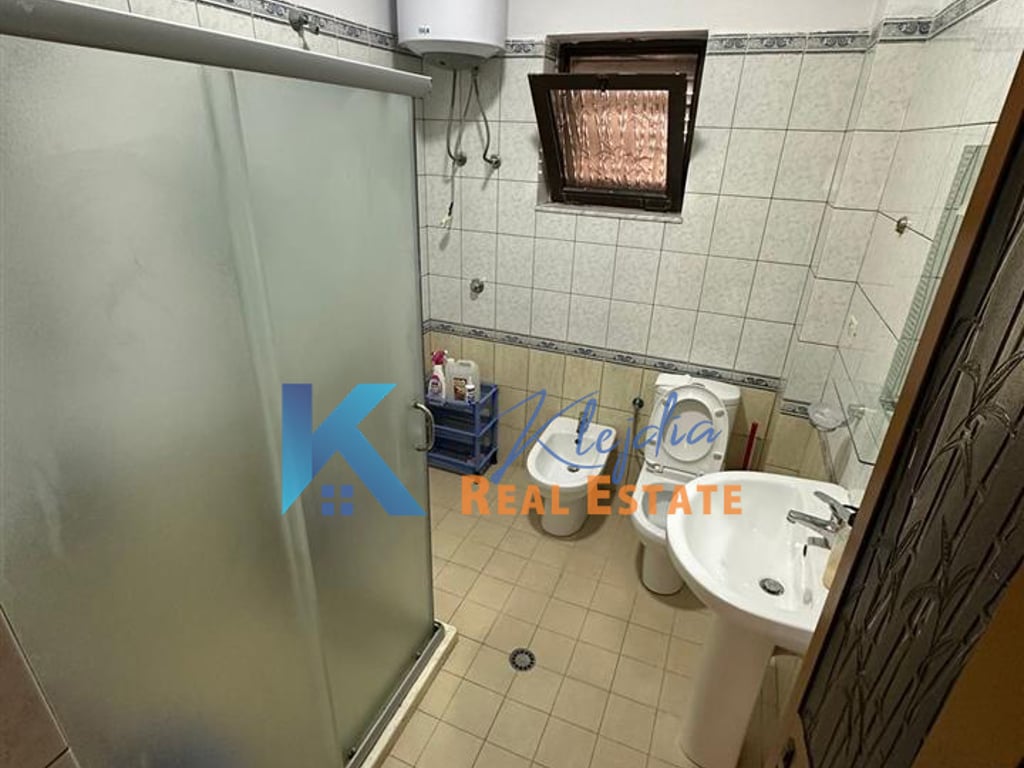 2+1 per qira ne Rrugen Ferit Xhajko