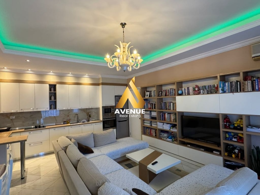 SHITET APARTAMENT 3+1+2, I MOBILUAR, LIQENI I THATE, PRANE HOTEL RADISONIT, TIRANE