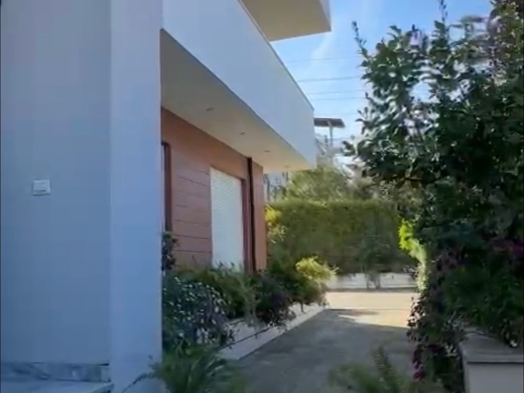 Shitet Vile prane Xhamllikut 870,000 €