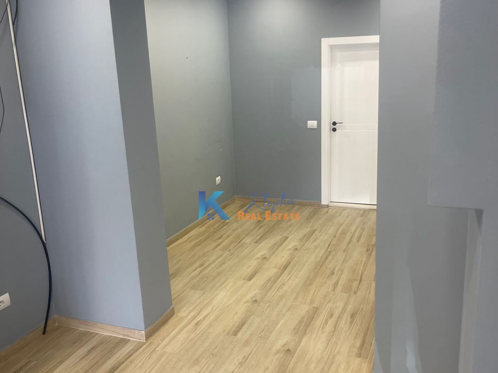 Negozio in affitto vicino allo Stadio Dinamo