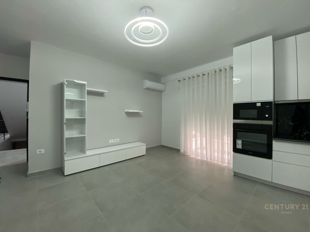 Shtepi me qera  ke xhamia selite 