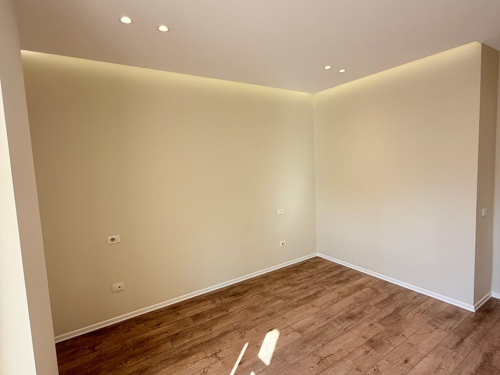 Shitet apartament 2+1