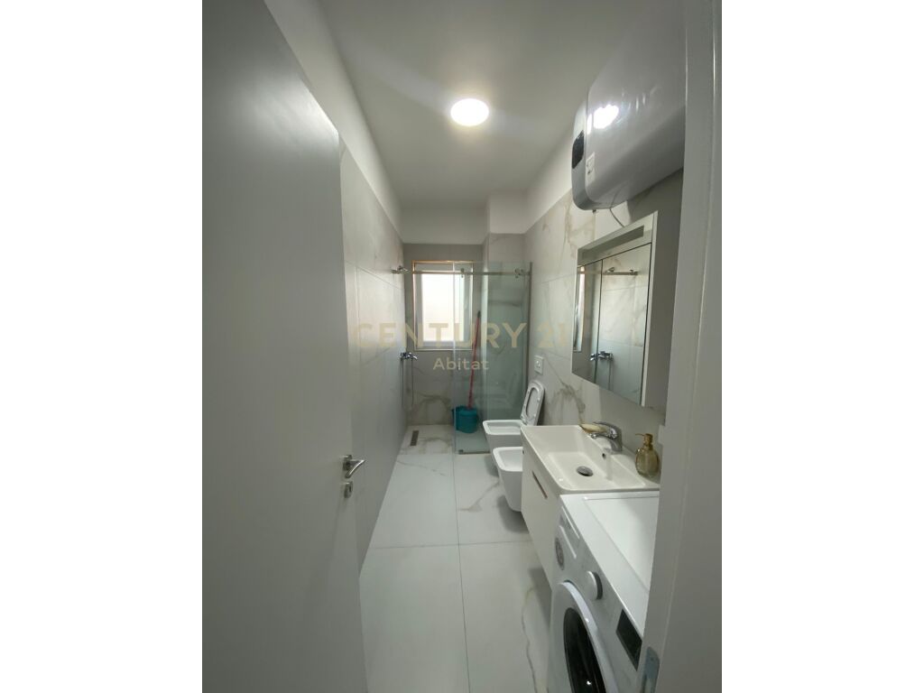 APARTAMENT 1+1 plus POST PARKIMI ME QIRA, XHAMLLIK