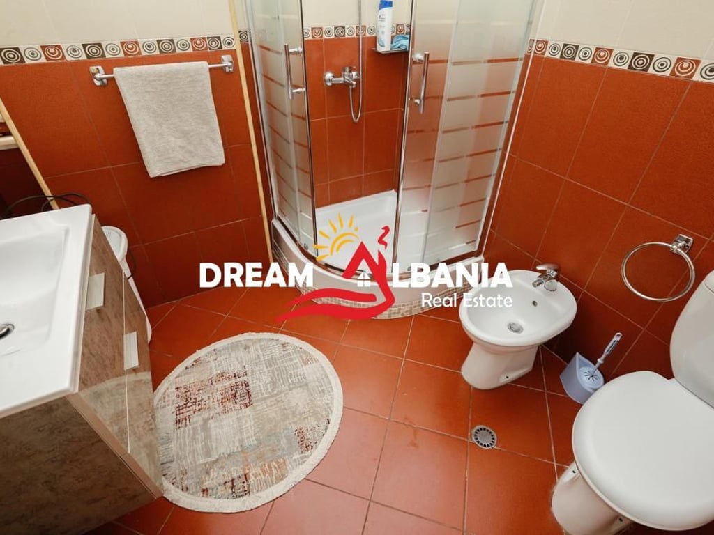 Vendesi Super Appartamento 3+1+2 in Centro, vicino ai 9 Piani a Tirana (ID 4131385)