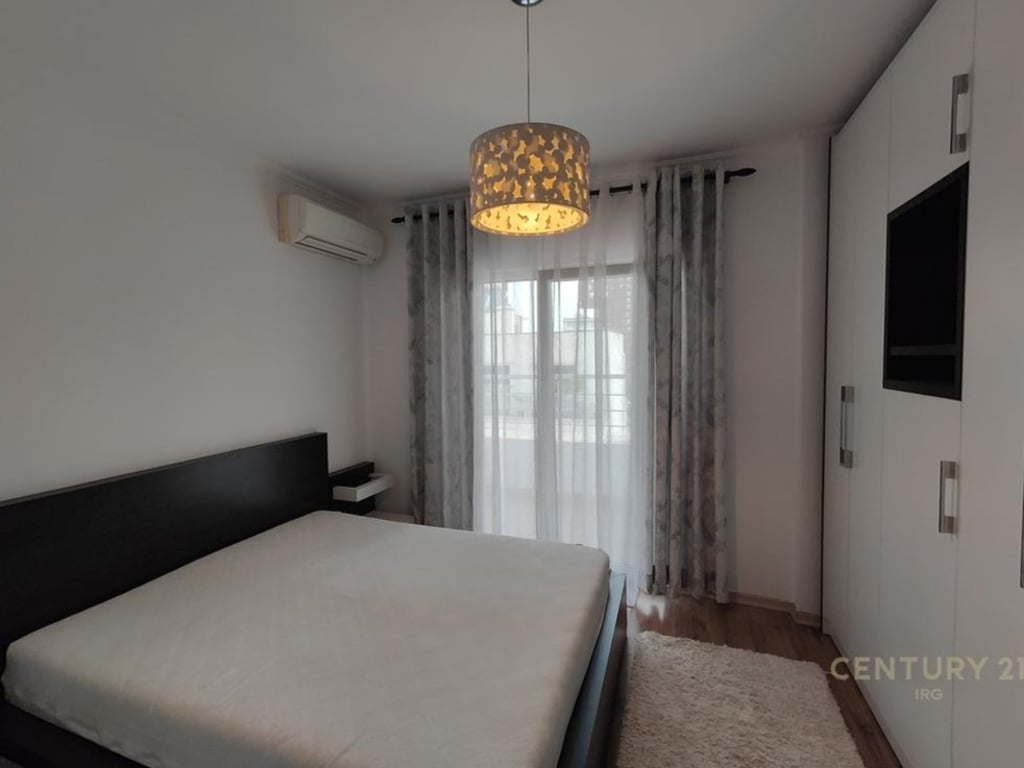 ✨ Apartament 2+1+2 me Verandë për Qira – Myslym Shyri, Tiranë