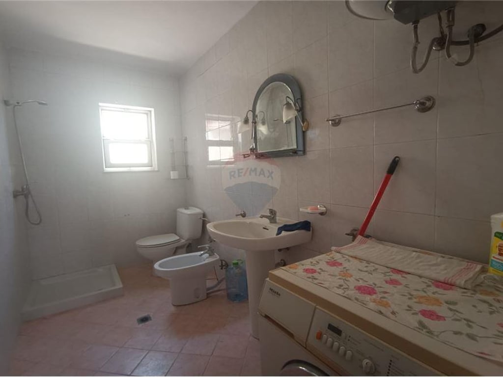 Apartament 3+1 ne shitje prane Shkolles se Kuqe