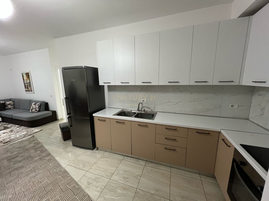 2+1 Apartment for Rent in the Paris Commune, Tirana 800 € /Month