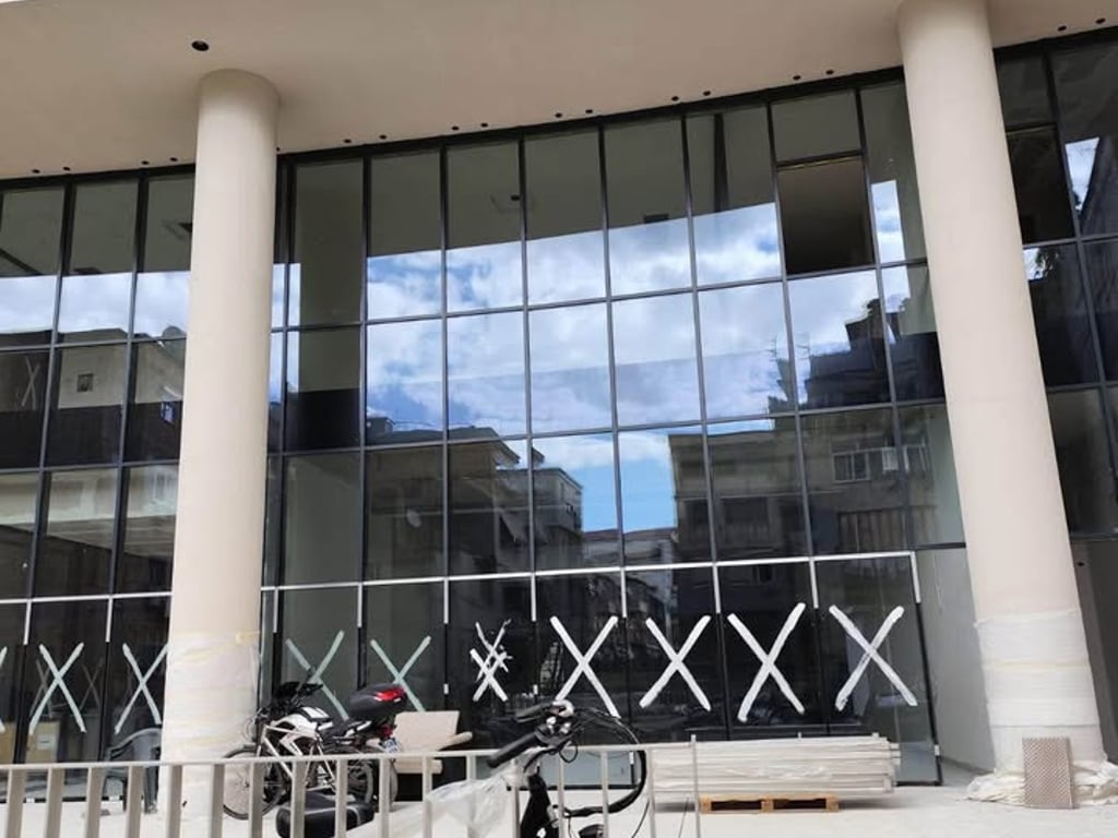 Business unit for sale at Mine Peza Residence.