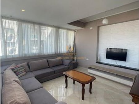Apartment 2+1 for sale on Ndre Mjeda Street, former park.
