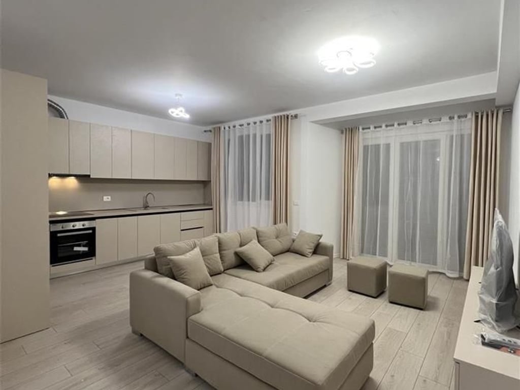 Jepet me qera Apartamenti 2+1 , Astir tek River Residence  Cmimi: 600 mije leke 