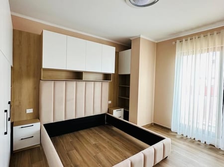 JEPET APARTAMENT 2+1+2+BALLKON ME QIRA 800 EURO, 116 m, TEK KOMPLEKSI ARLIS,TEK FARMACIA 10,